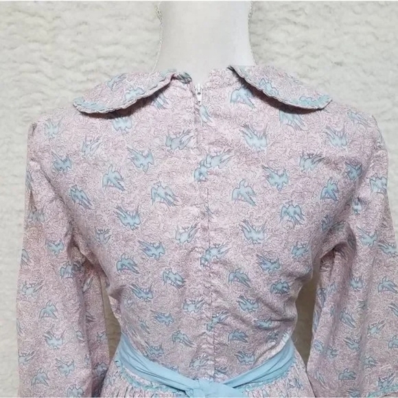 VINTAGE 1970s Purple Blue Bird Tie Waist Flare Sleeve Cottagecore Prairie Dress - Picture 13 of 15